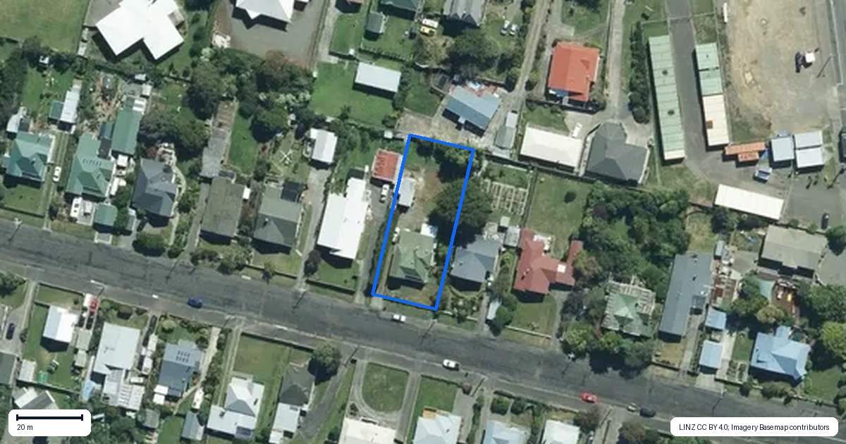 Property context map for 12 Hunia Street, Marton