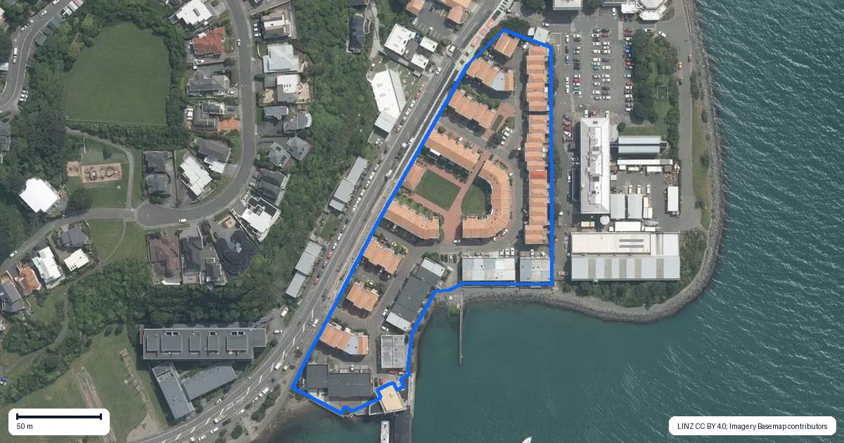 Property context map for 43/305 Evans Bay Parade, Hataitai, Wellington