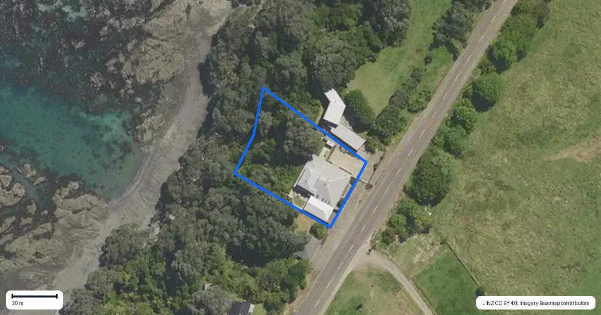 Property context map for 8379 State Highway 35, Whanarua Bay, Te Kaha