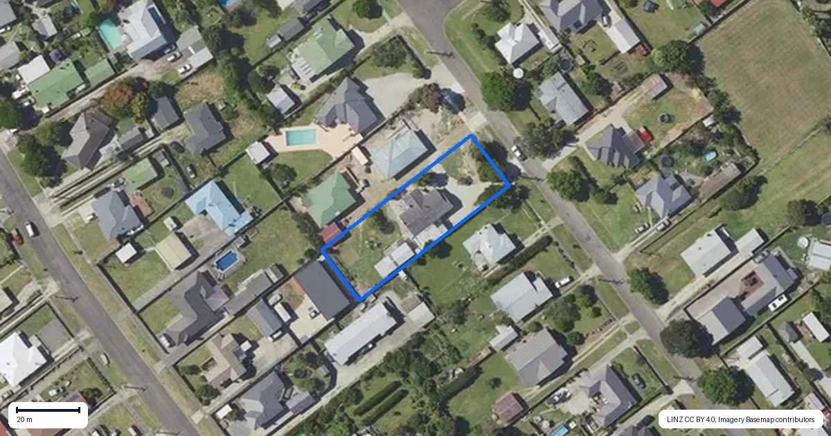 Property context map for 17 Owen Road, Inner Kaiti, Gisborne