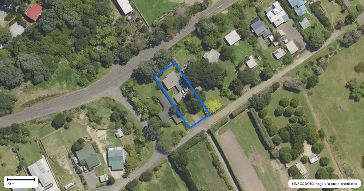Property context map for 8348 State Highway 35, Whanarua Bay, Te Kaha