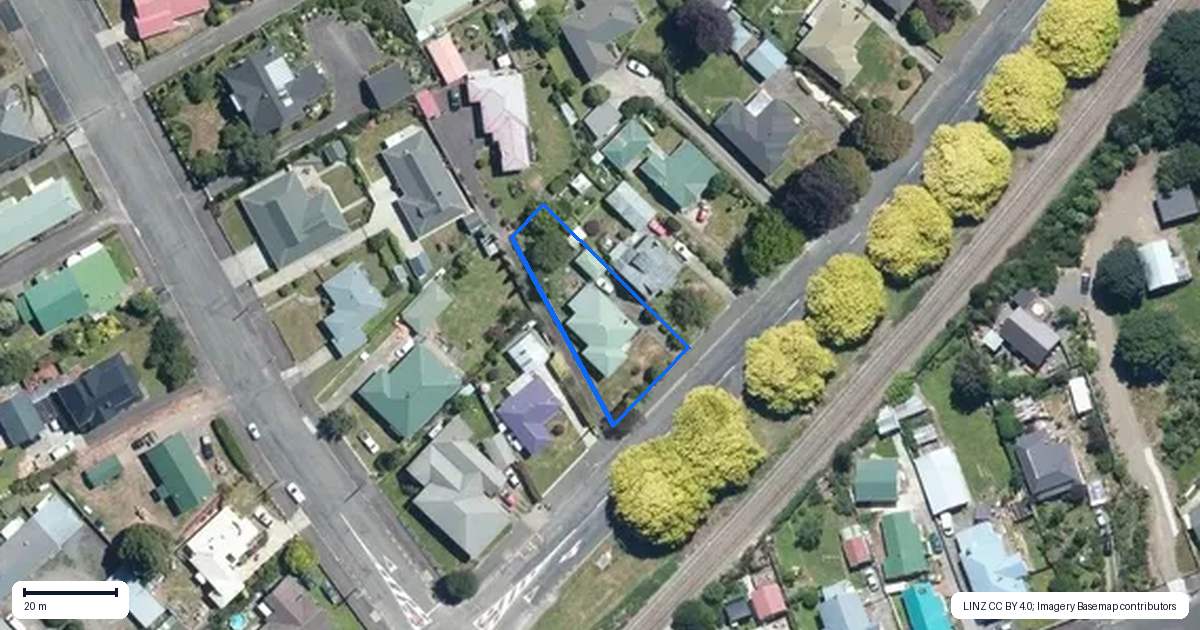 Property context map for 33 Queen Street, Dannevirke