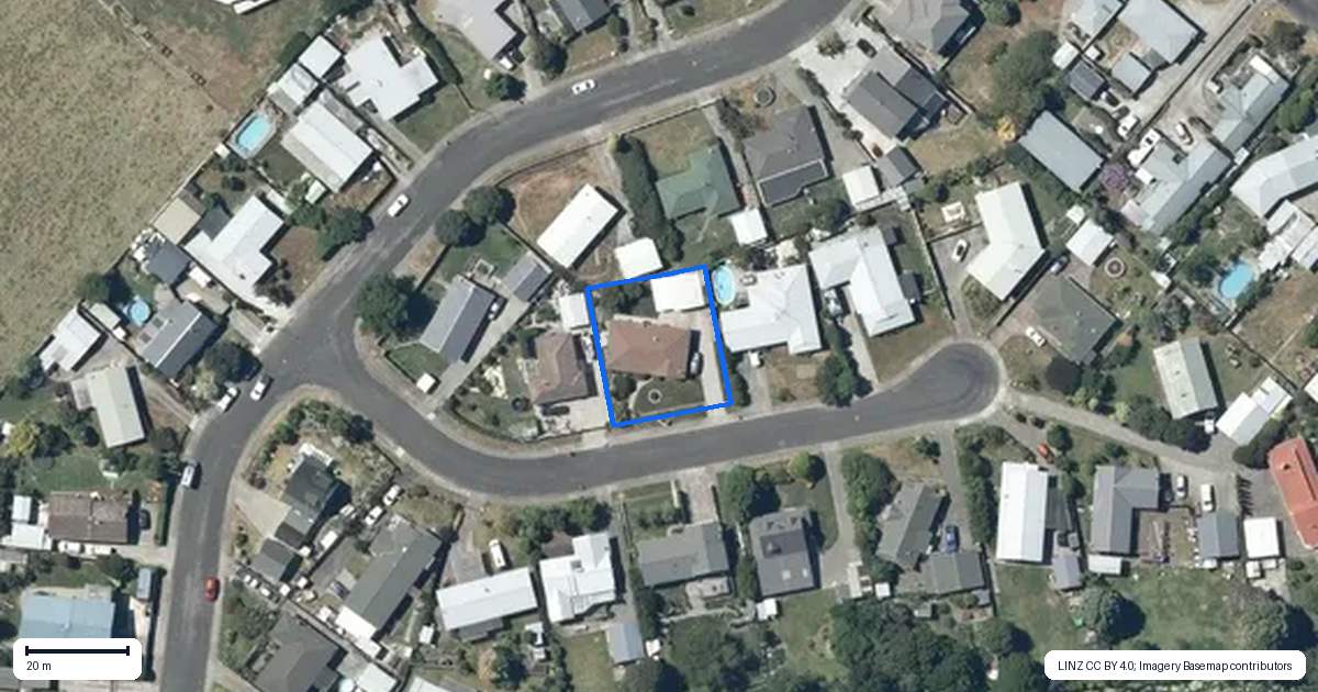 Property context map for 9 Deakin Place, Clive