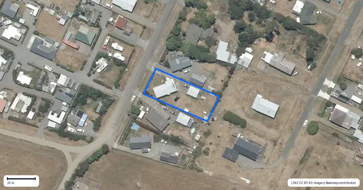 Property context map for 40 Charles Street, Takapau