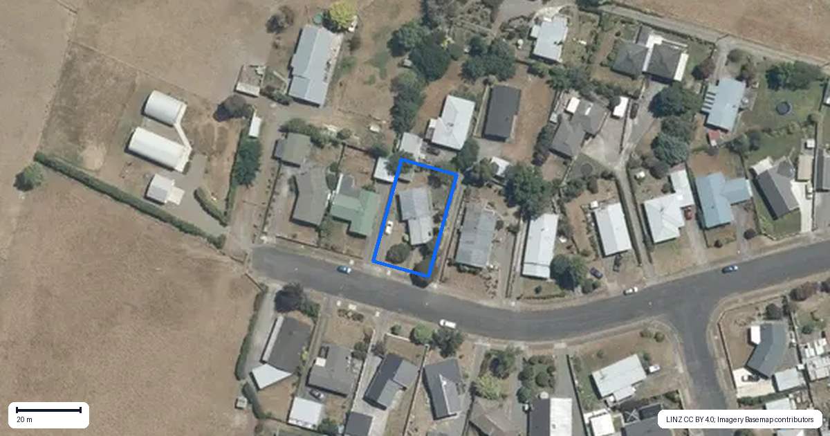 Property context map for 22 Leeton Drive, Waipukurau
