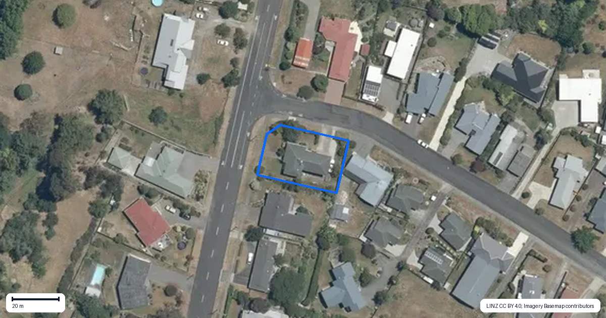Property context map for 37 Domain Road, Waipawa