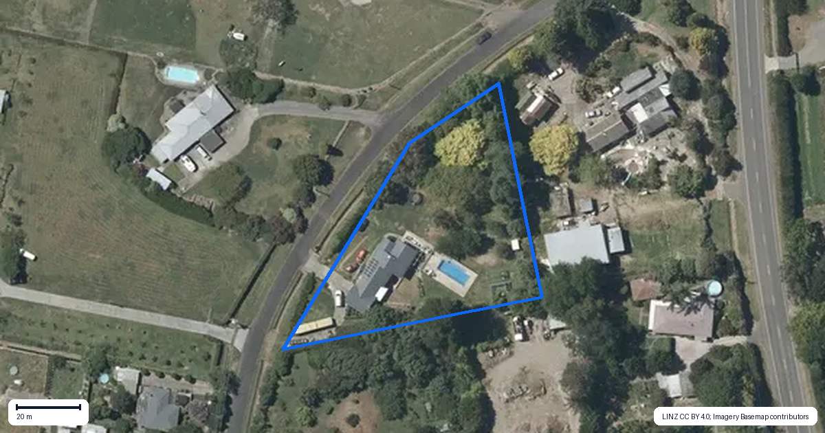 Property context map for 16 The Loop, Meeanee, Napier