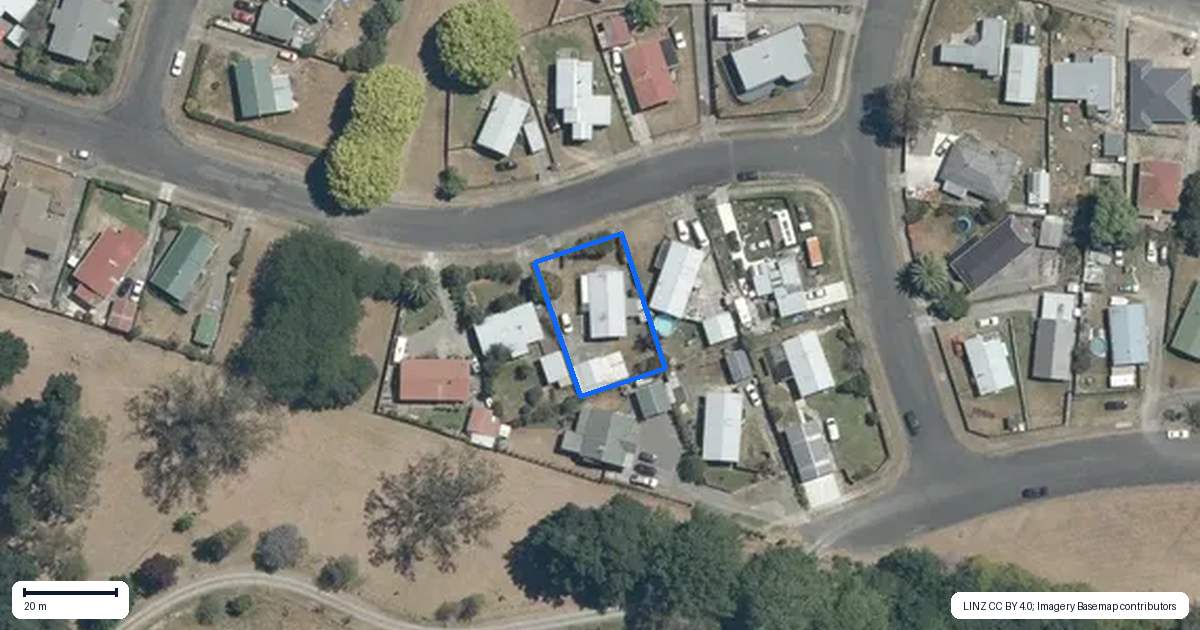 Property context map for 5 Holt Place, Waipukurau