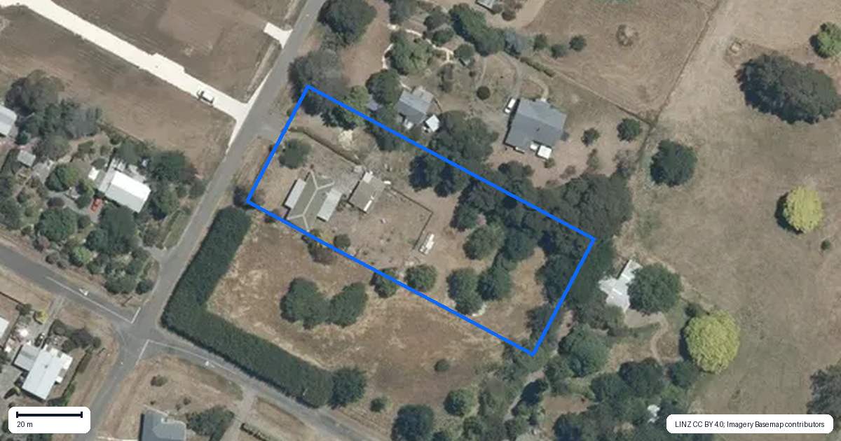 Property context map for 20 Russell Street, Otane