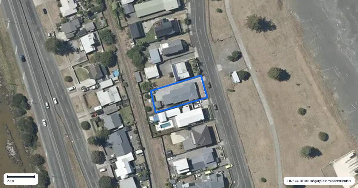 Property context map for 18 The Esplanade, Westshore, Napier