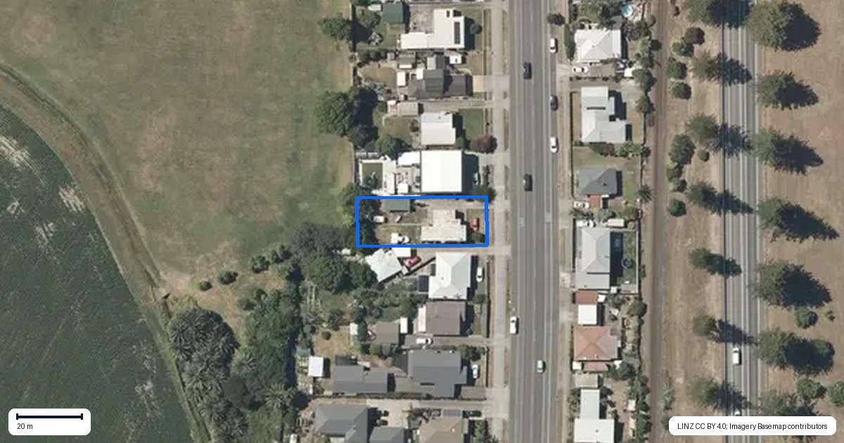 Property context map for 21 Te Awa Avenue, Te Awa, Napier