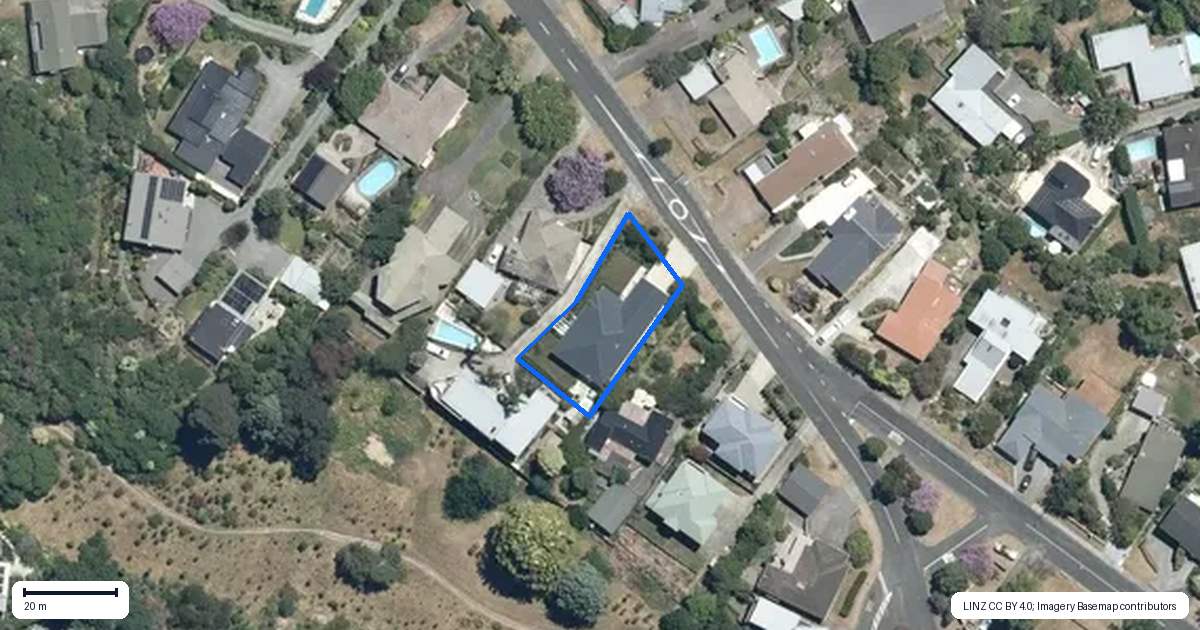 Property context map for 30 Tauroa Road, Havelock North
