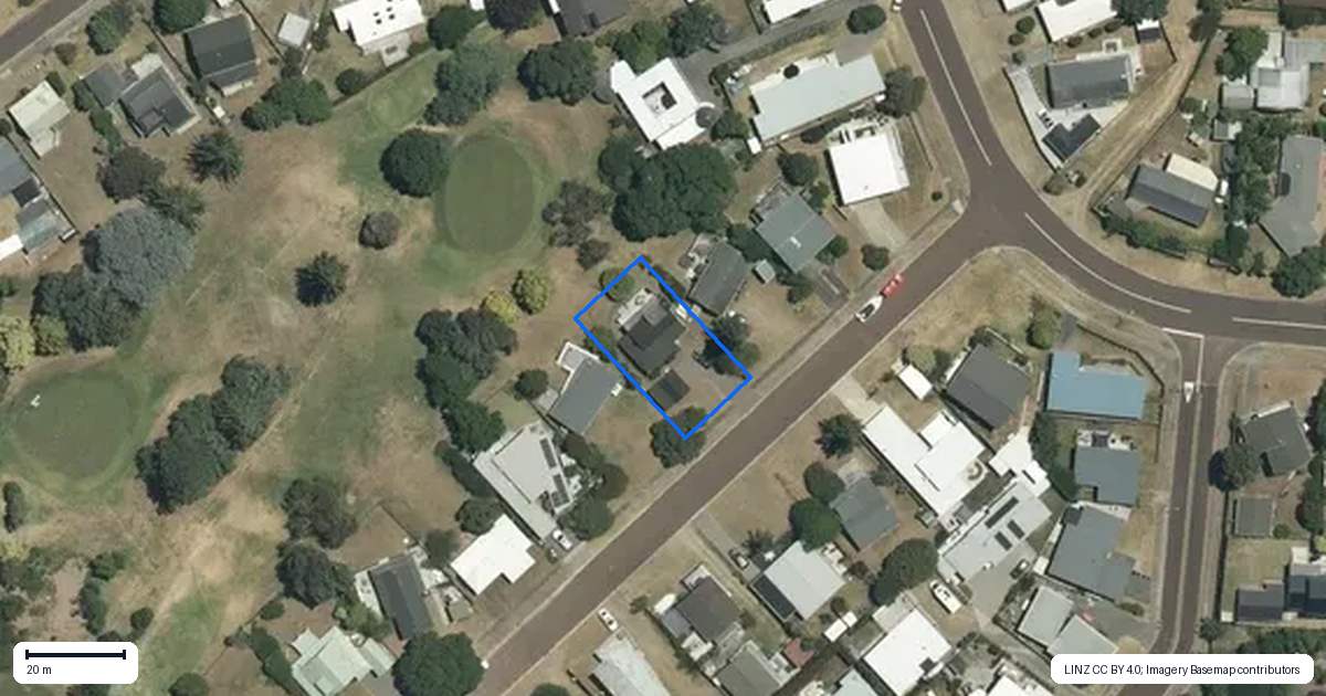 Property context map for 8 Wilton Smith Avenue, Pauanui