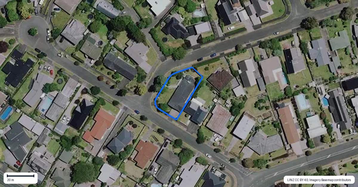 Property context map for 2 Clements Crescent, Queenwood, Hamilton