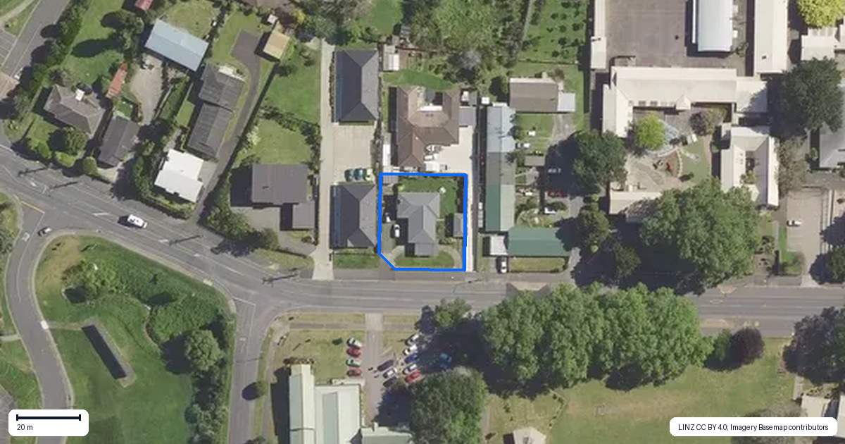 Property context map for 18 Beach Road, Katikati
