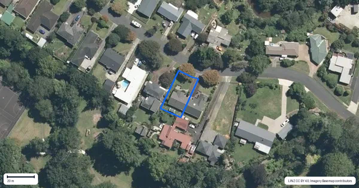 Property context map for 221 Christie Avenue, Te Awamutu