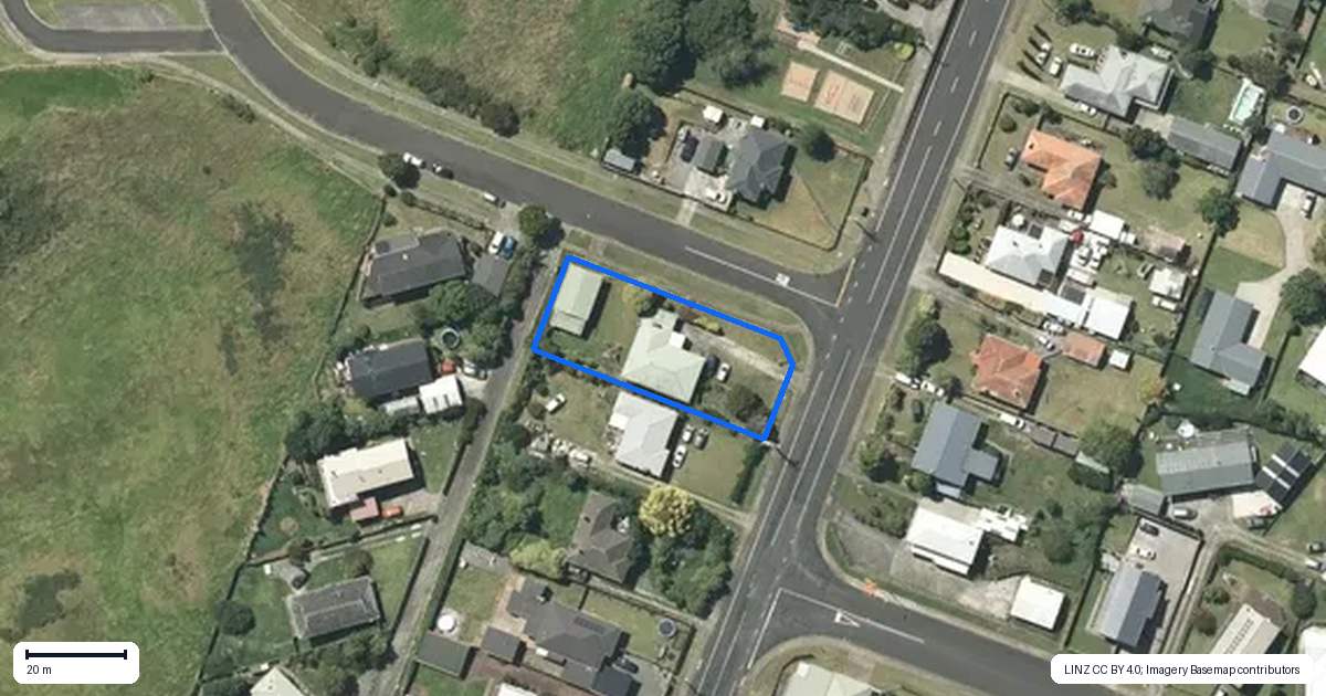 Property context map for 13 Russell Road, Huntly