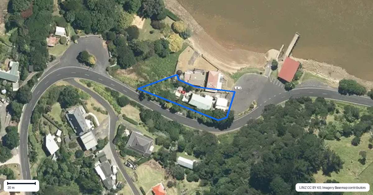Property context map for 10 Tuakau Bridge-Port Waikato Road, Port Waikato