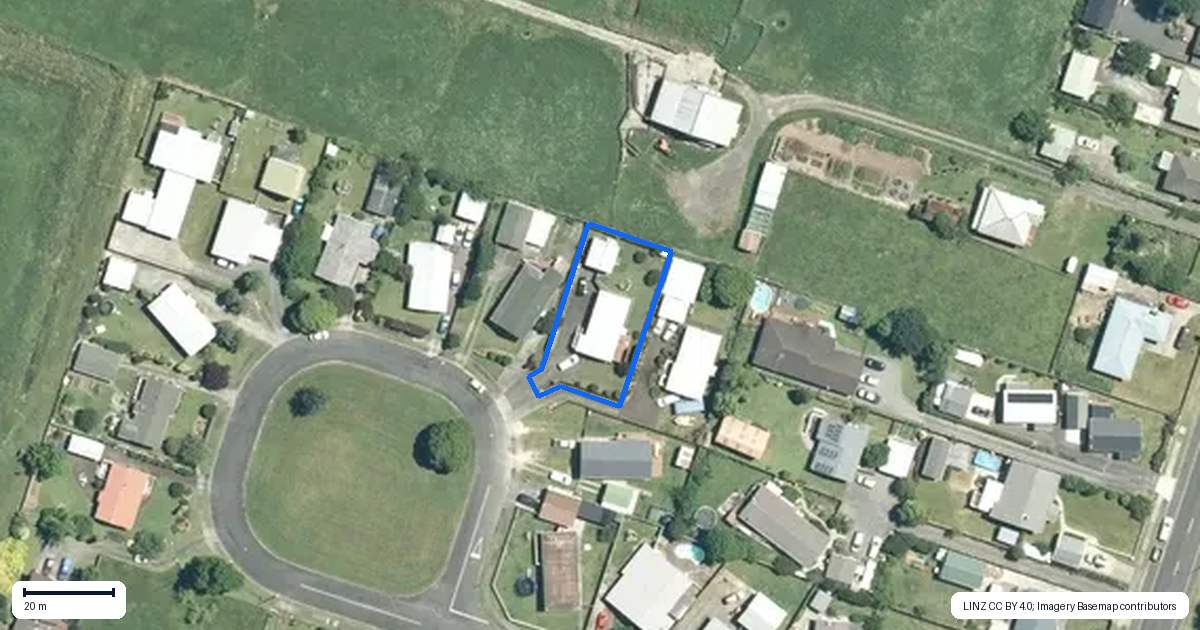 Property context map for 19 Washington Square, Paeroa