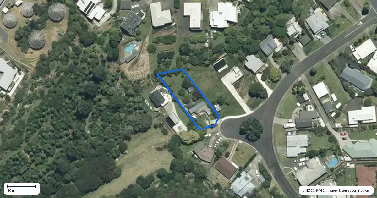 Property context map for 121 Waireka Place, Whangamata