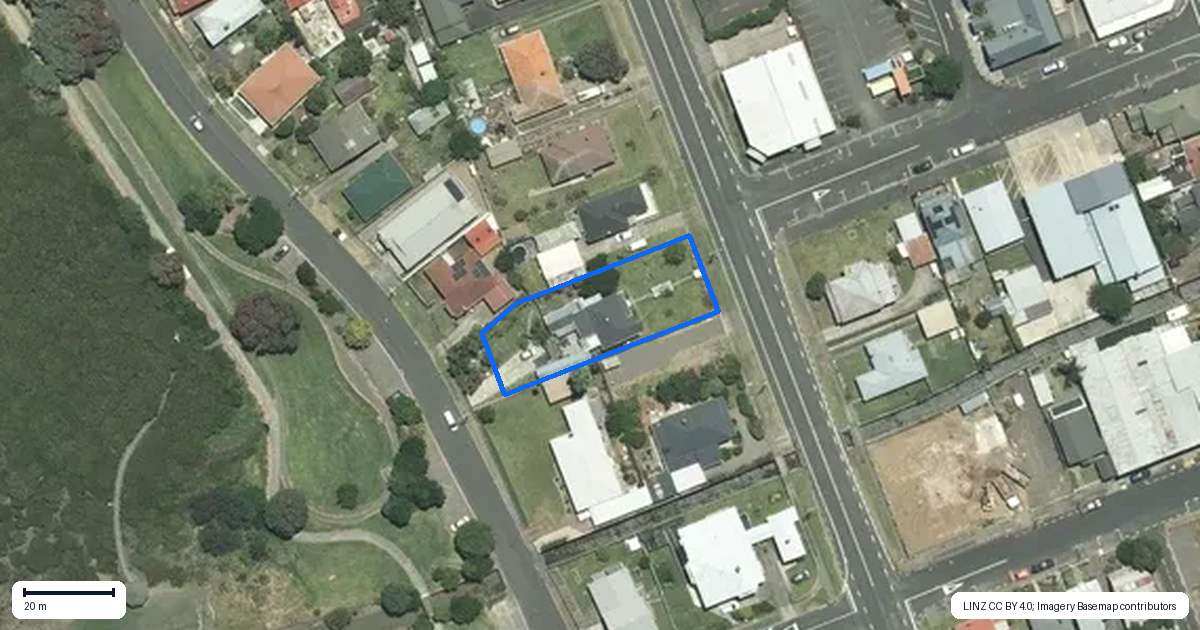 Property context map for 605 Queen Street, Thames