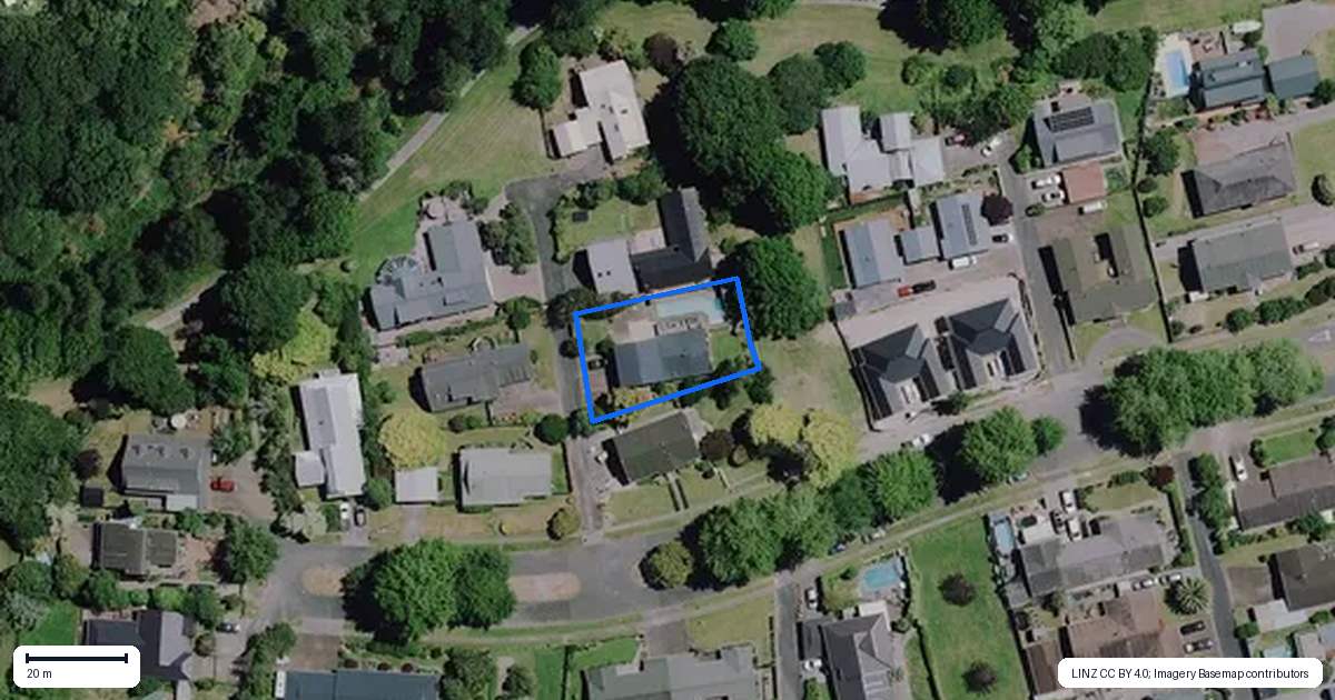 Property context map for 18 Brookview Court, Queenwood, Hamilton