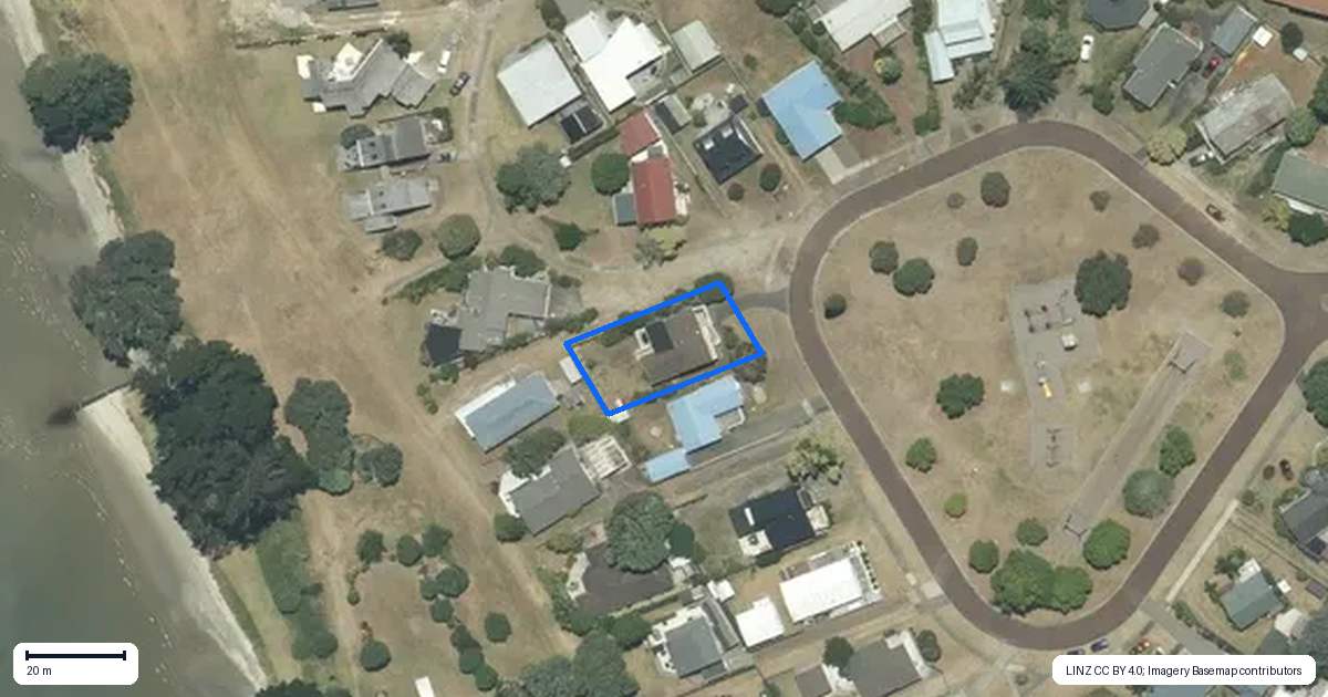 Property context map for 32 Given Grove, Pauanui