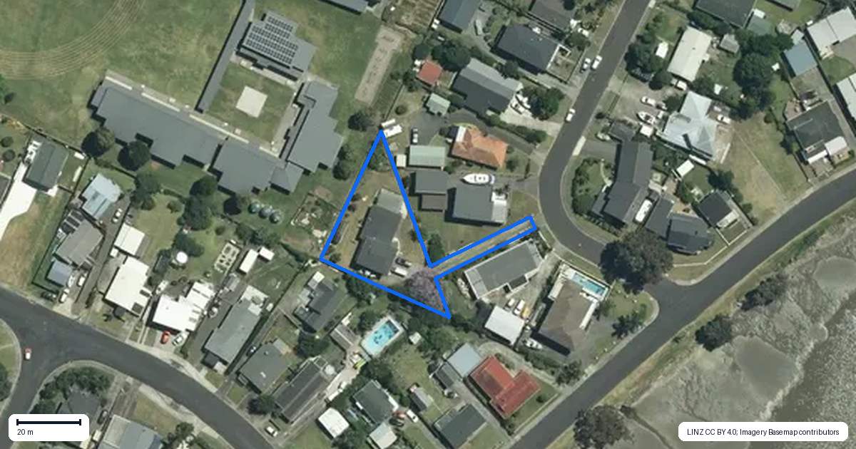 Property context map for 2 Hamilton Crescent, Whitianga