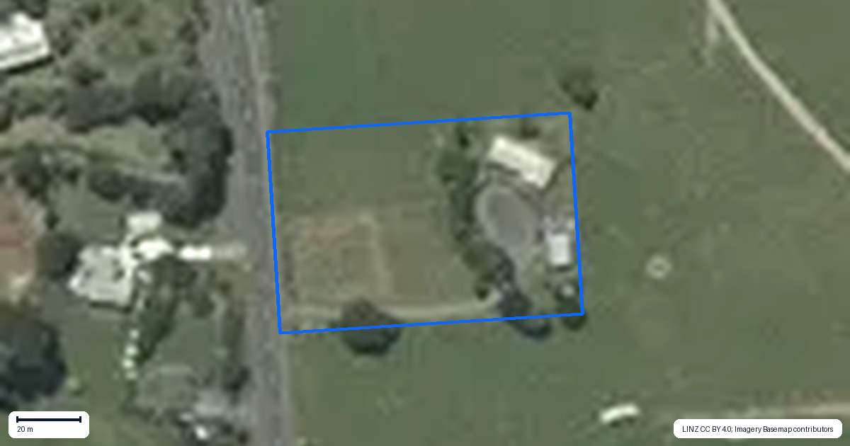 Property context map for 762 Te Pahu Road, Te Pahu