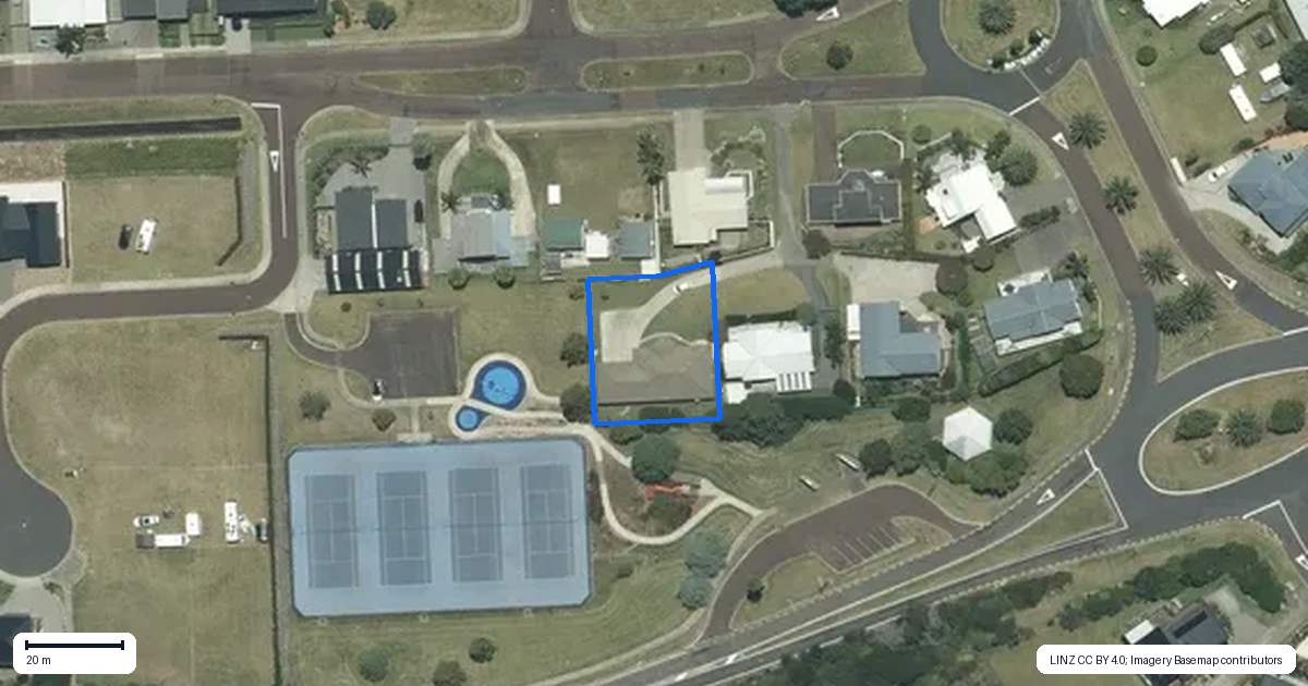 Property context map for 338 Waterways Parade, Pauanui