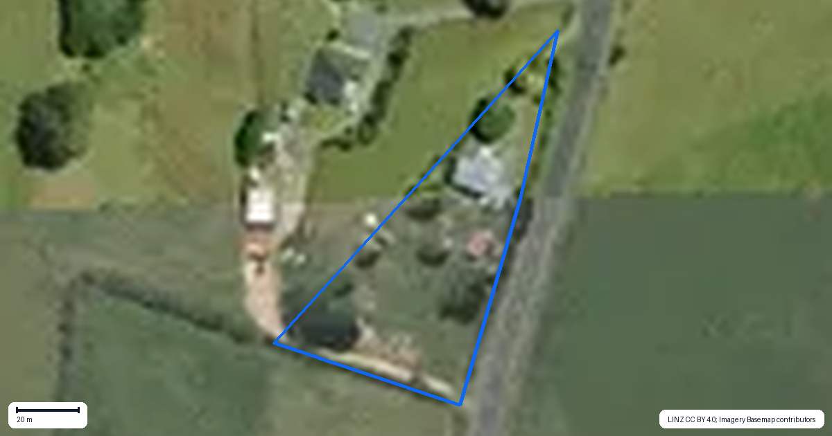 Property context map for 851 Te Pahu Road, Te Pahu