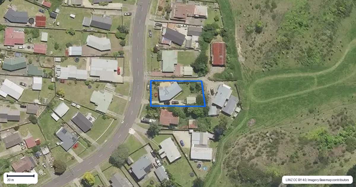 Property context map for 40 Peter Lippa Drive, Kawerau