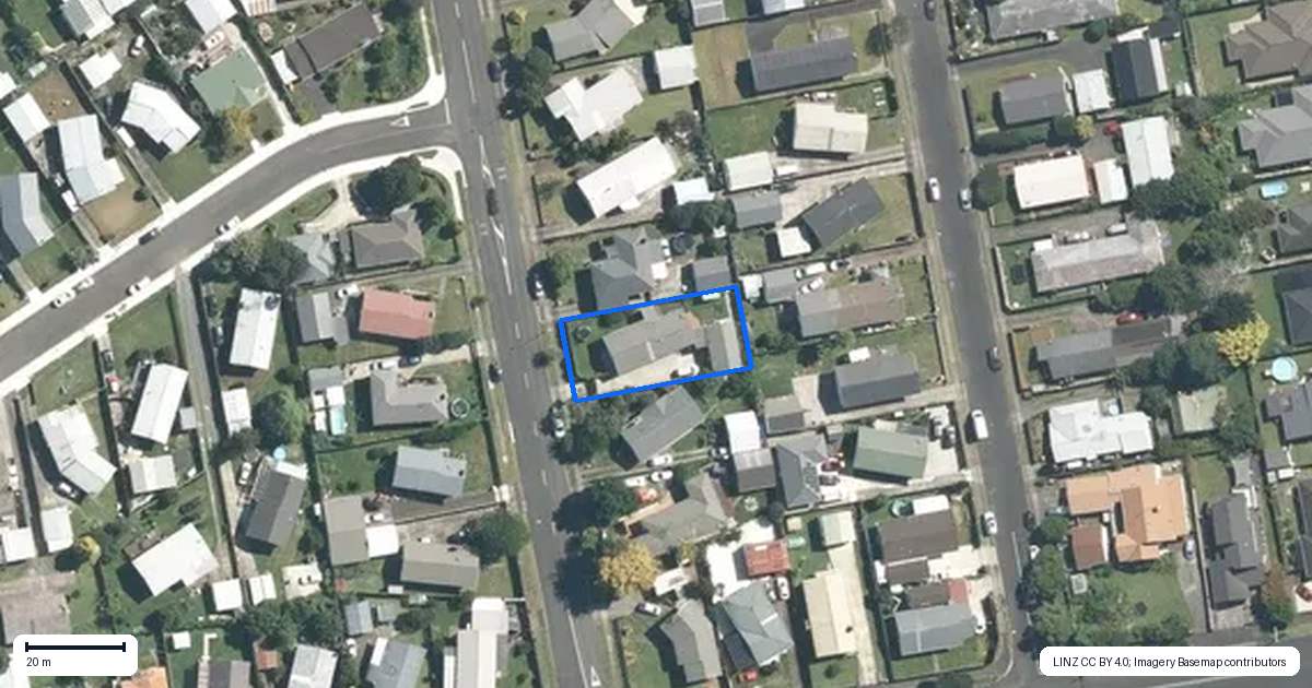 Property context map for 8 Deanwell Avenue, Deanwell, Hamilton