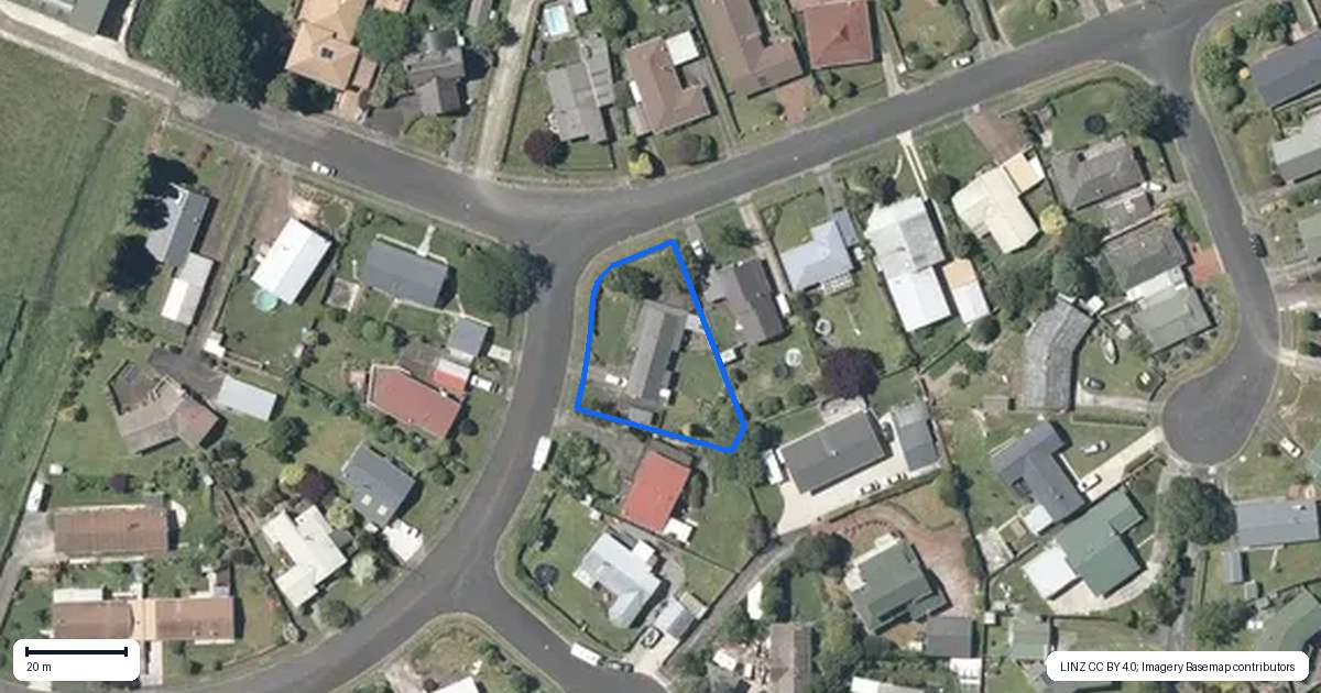Property context map for 2 Montgomery Crescent, Putaruru