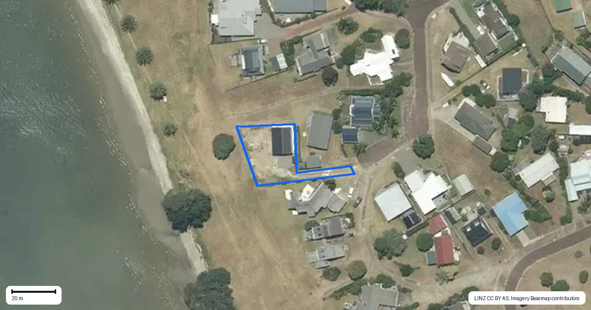 Property context map for 8 The Adit, Pauanui
