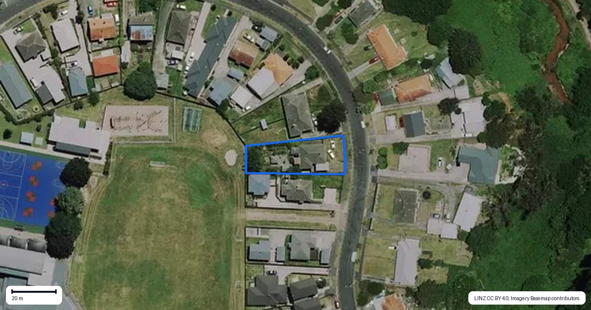 Property context map for 21 Churchill Avenue, Maeroa, Hamilton