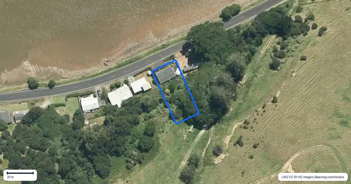 Property context map for 15 Tuakau Bridge-Port Waikato Road, Port Waikato