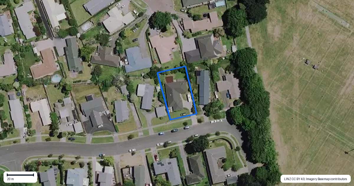 Property context map for 21 Commodore Avenue, Flagstaff, Hamilton