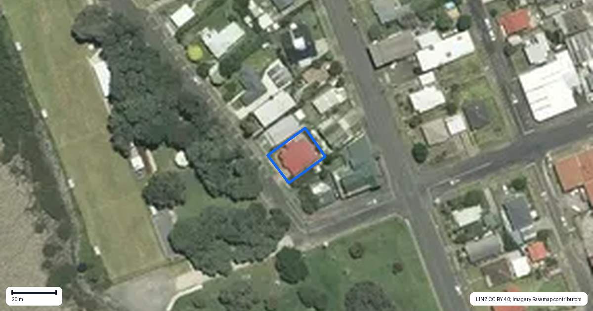Property context map for 102 Beach Road, Thames
