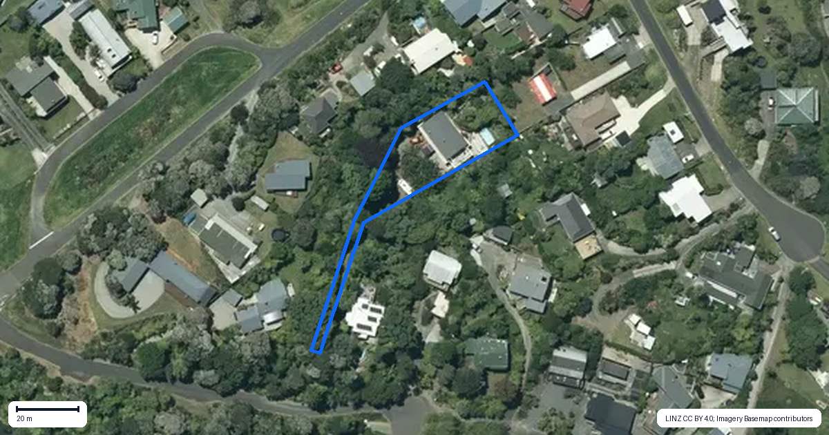 Property context map for 28 Kaitoke Street, Raglan
