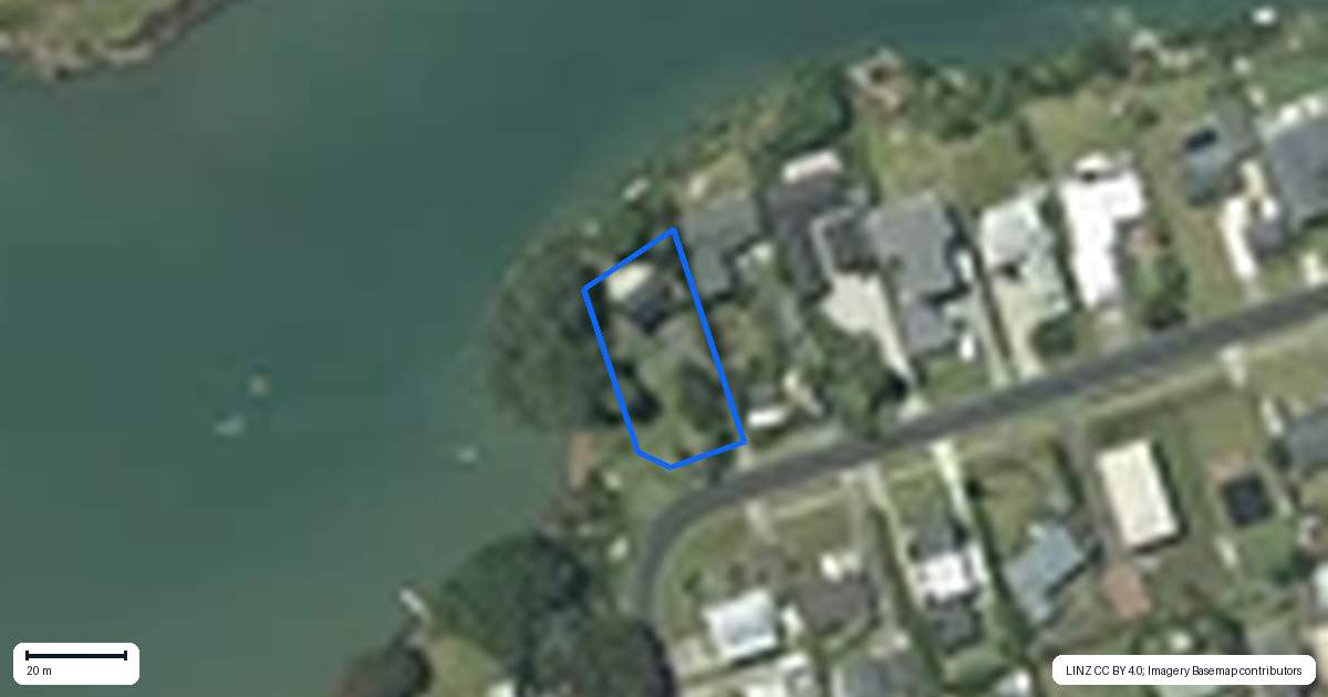Property context map for 33 Nihinihi Avenue, Raglan