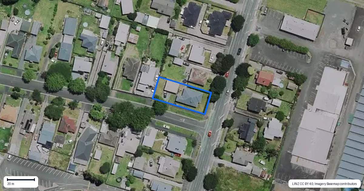 Property context map for 42 Rifle Range Road, Dinsdale, Hamilton