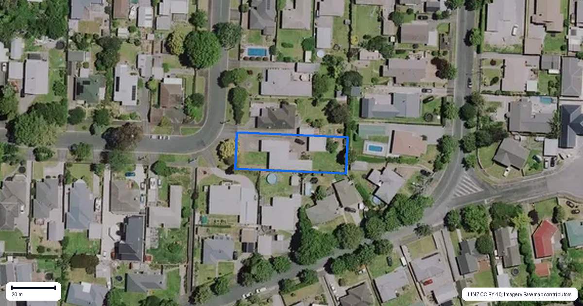 Property context map for 28 Young Street, Claudelands, Hamilton