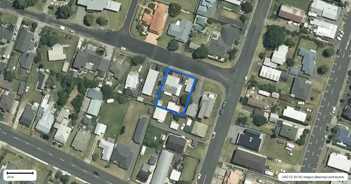 Property context map for 2 School Road, Whitianga