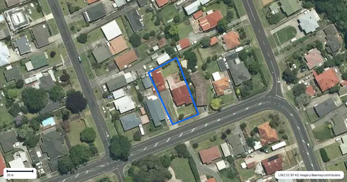 Property context map for 305 Banks Street, Thames