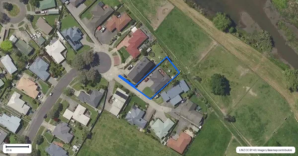 Property context map for 35 Edgewater Grove, Whakatane