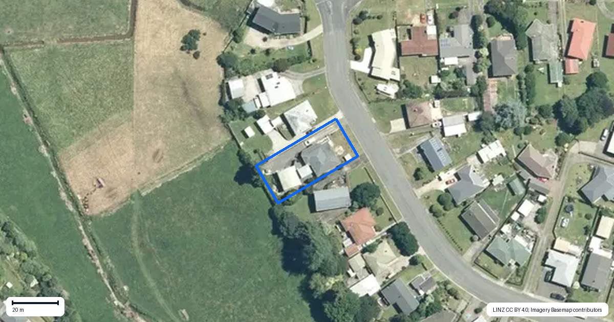 Property context map for 7 Shaw Avenue, Paeroa
