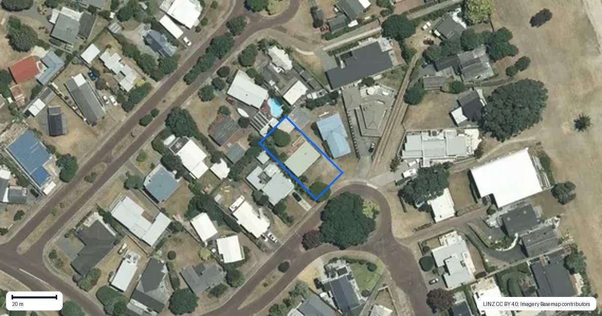 Property context map for 11 Claxton Avenue, Pauanui