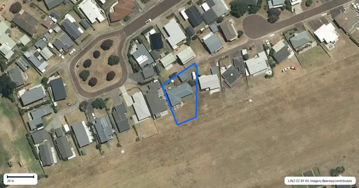 Property context map for 16 Braddock Grove, Pauanui