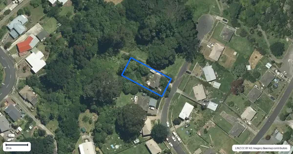Property context map for 111 Currie Street, Thames